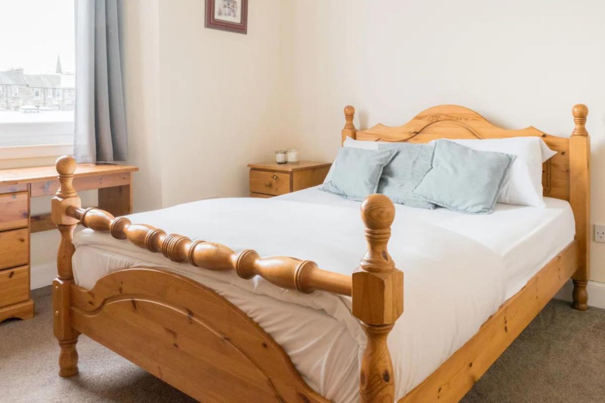 Charming and Relaxing 2BD Flat - Abbeyhill - main image