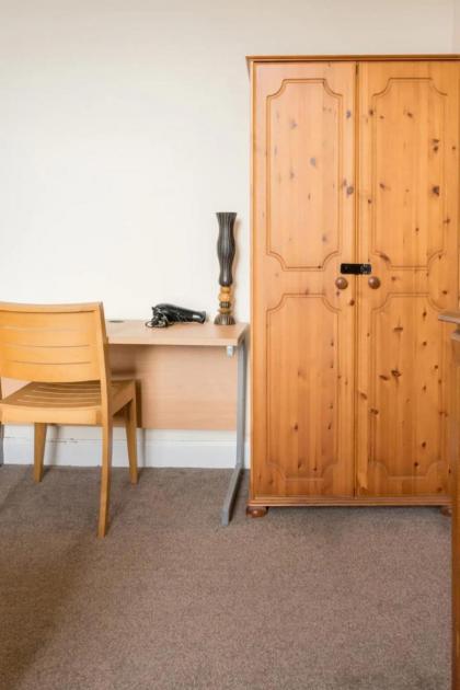 Charming and Relaxing 2BD Flat - Abbeyhill - image 11