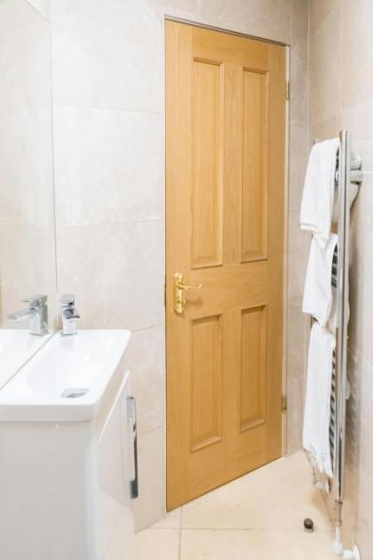 Charming and Relaxing 2BD Flat - Abbeyhill - image 16