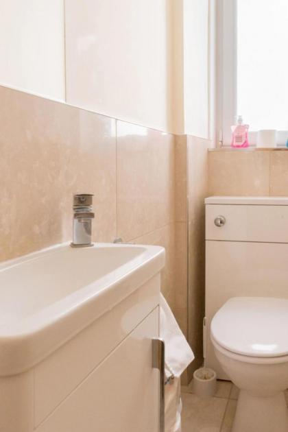 Charming and Relaxing 2BD Flat - Abbeyhill - image 4