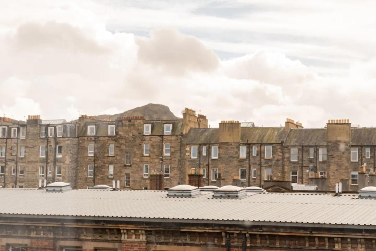 Charming and Relaxing 2BD Flat - Abbeyhill - image 5