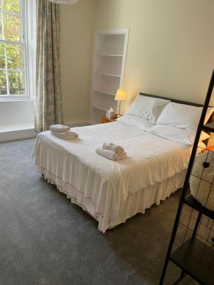 Central main door apartment spacious 2 bedrooms- NO STAIRS - image 10