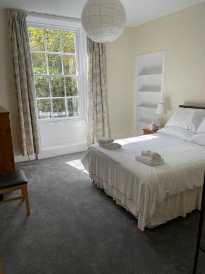 Central main door apartment spacious 2 bedrooms- NO STAIRS - image 2