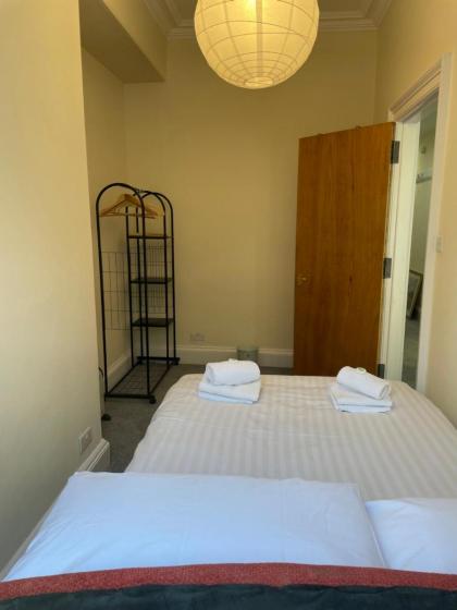 Central main door apartment spacious 2 bedrooms- NO STAIRS - image 4