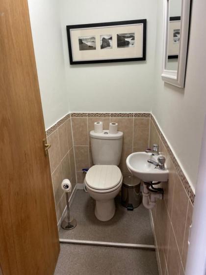 Central main door apartment spacious 2 bedrooms- NO STAIRS - image 7