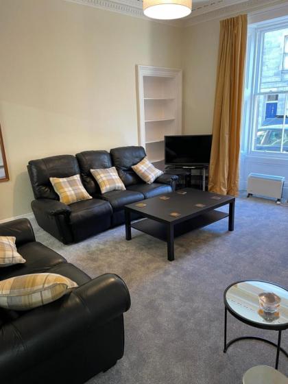 Central main door apartment spacious 2 bedrooms- NO STAIRS - image 9