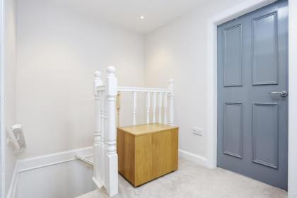 Fabulous 5 Double Bedroom Edinburgh Old Town apartment - image 26