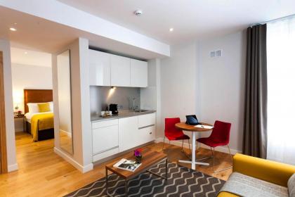 PREMIER SUITES Edinburgh Fountain Court - image 13
