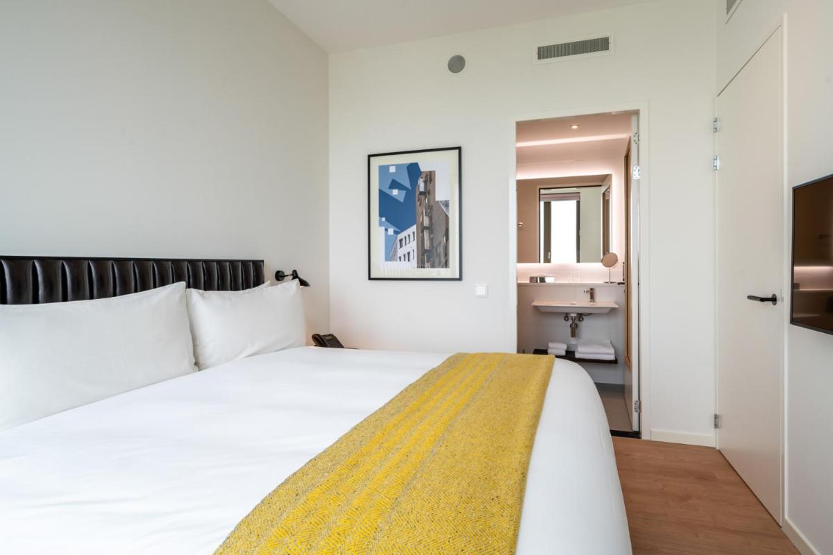 PREMIER SUITES Edinburgh Fountain Court - image 3