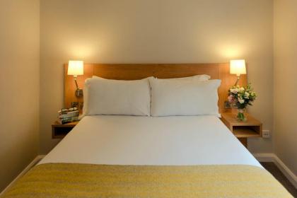 PREMIER SUITES Edinburgh Fountain Court - image 7