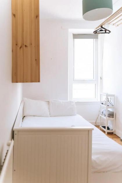 Sleek & Central 2BD Flat - Haymarket - image 11