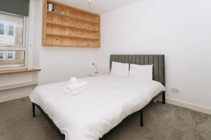 Sleek & Central 2BD Flat - Haymarket - image 18