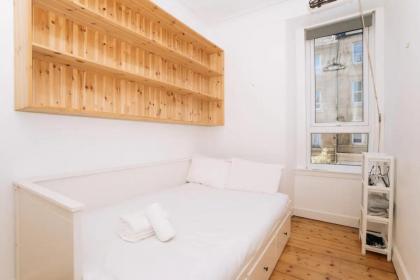 Sleek & Central 2BD Flat - Haymarket - image 9