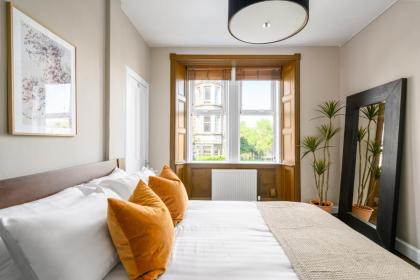 The Holyrood Park Apartment - image 10