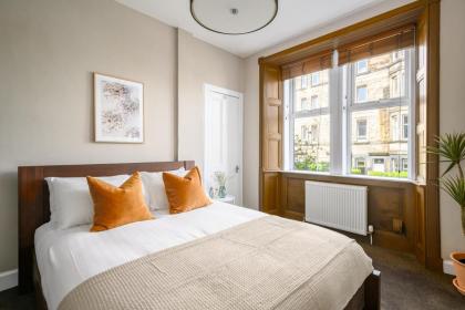 The Holyrood Park Apartment - image 2