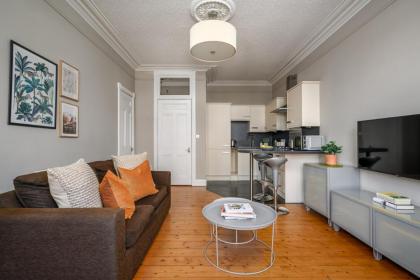 The Holyrood Park Apartment - image 3