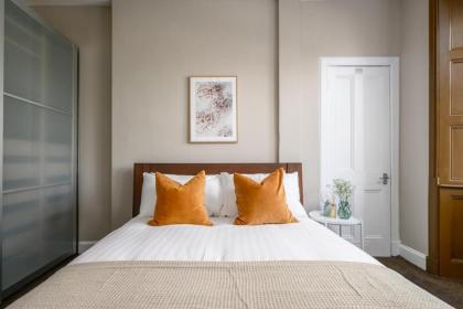 The Holyrood Park Apartment - image 8