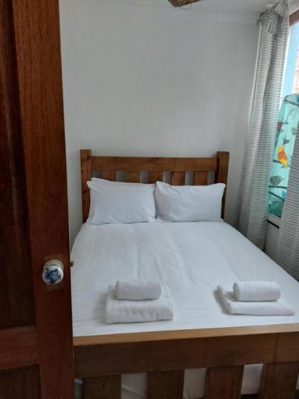Portobello Charming Seaside 3-BR Holiday Apartment - image 10