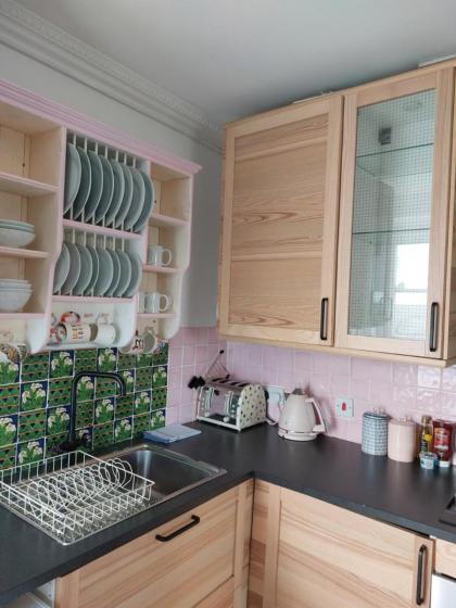 Portobello Charming Seaside 3-BR Holiday Apartment - image 14