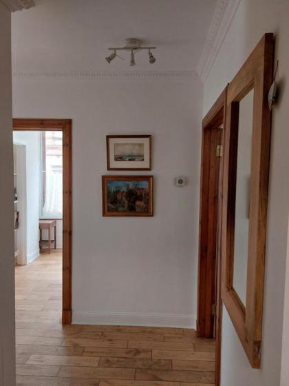 Portobello Charming Seaside 3-BR Holiday Apartment - image 17