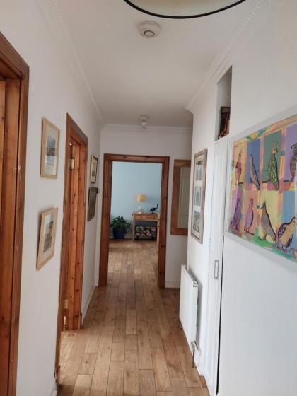Portobello Charming Seaside 3-BR Holiday Apartment - image 5
