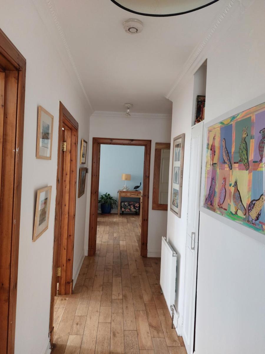 Portobello Charming Seaside 3-BR Holiday Apartment - image 5