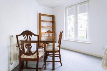 Snug & Serene 2BD Flat - Roseburn - image 10