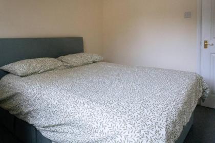 Snug & Serene 2BD Flat - Roseburn - image 13
