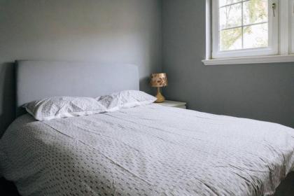 Snug & Serene 2BD Flat - Roseburn - image 15