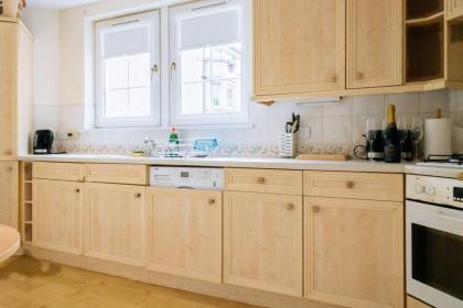 Snug & Serene 2BD Flat - Roseburn - image 17