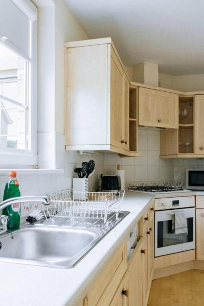 Snug & Serene 2BD Flat - Roseburn - image 19
