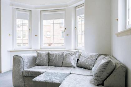 Snug & Serene 2BD Flat - Roseburn - image 5