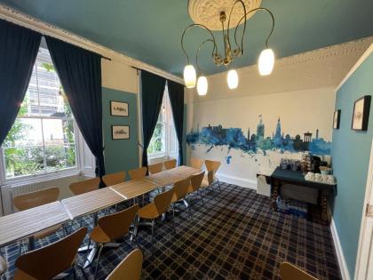 THE EDINBURGH TOWNHOUSE - Boutique Hostel - image 16
