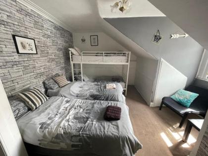 THE EDINBURGH TOWNHOUSE - Boutique Hostel - image 17