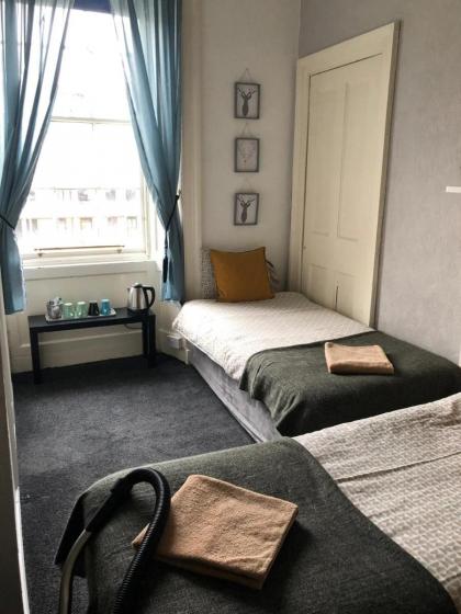 THE EDINBURGH TOWNHOUSE - Boutique Hostel - image 18
