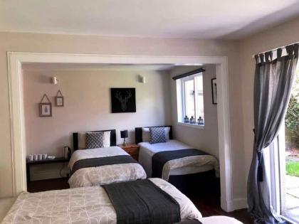 THE EDINBURGH TOWNHOUSE - Boutique Hostel - image 20