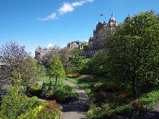 Luxury George Street Apartments: Castle Suite - main image