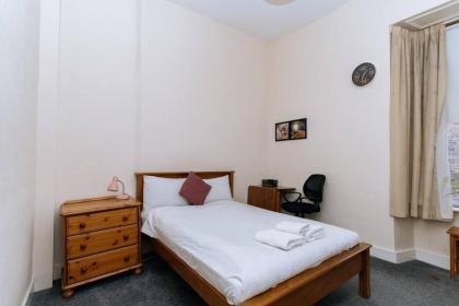 Bright High-Ceiling 2BD Flat - Central Edinburgh! - image 19