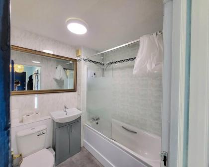 Sensational Stay Apt- Harrismith Place - image 11