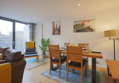 The East London Residence - image 3
