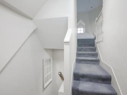 Pass the Keys Historic Ramsay Garden Apt With Balcony Views - image 7