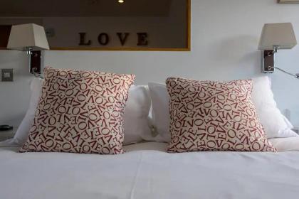 Pass the Keys Cosy Studio Apartment - image 18