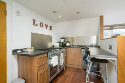 Pass the Keys Cosy Studio Apartment - image 26