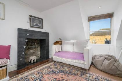 Pass the Keys Cosy Studio Apartment - image 3
