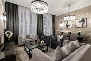 Luxury City Retreat w/ Hot Tub & Patio - image 2