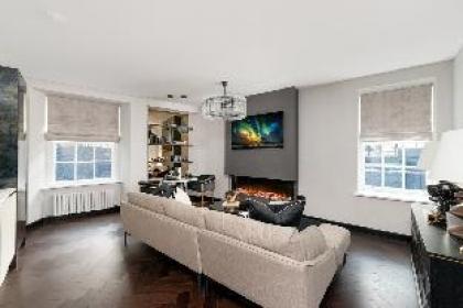 Luxury City Centre Oasis ~ Lux Spa Bath ~ Romantic - image 17