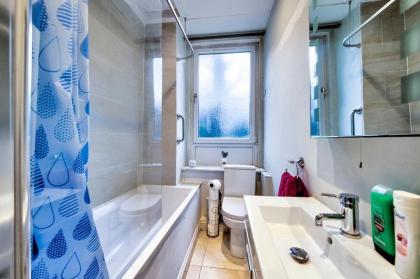 Edinburgh Central Ground Floor Apartment - image 4
