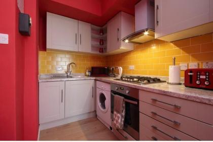 Edinburgh Central Ground Floor ApartHotel - image 5