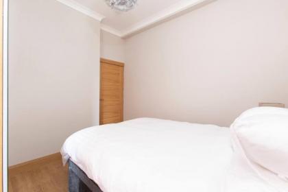 Newington - image 5