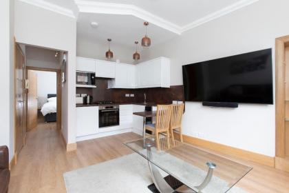 Newington - image 9